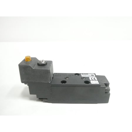 Parker SINGLE SOLENOID PLUG IN 2-POS 120V-AC 1/4IN PNEUMATIC SOLENOID VALVE L7452840153B